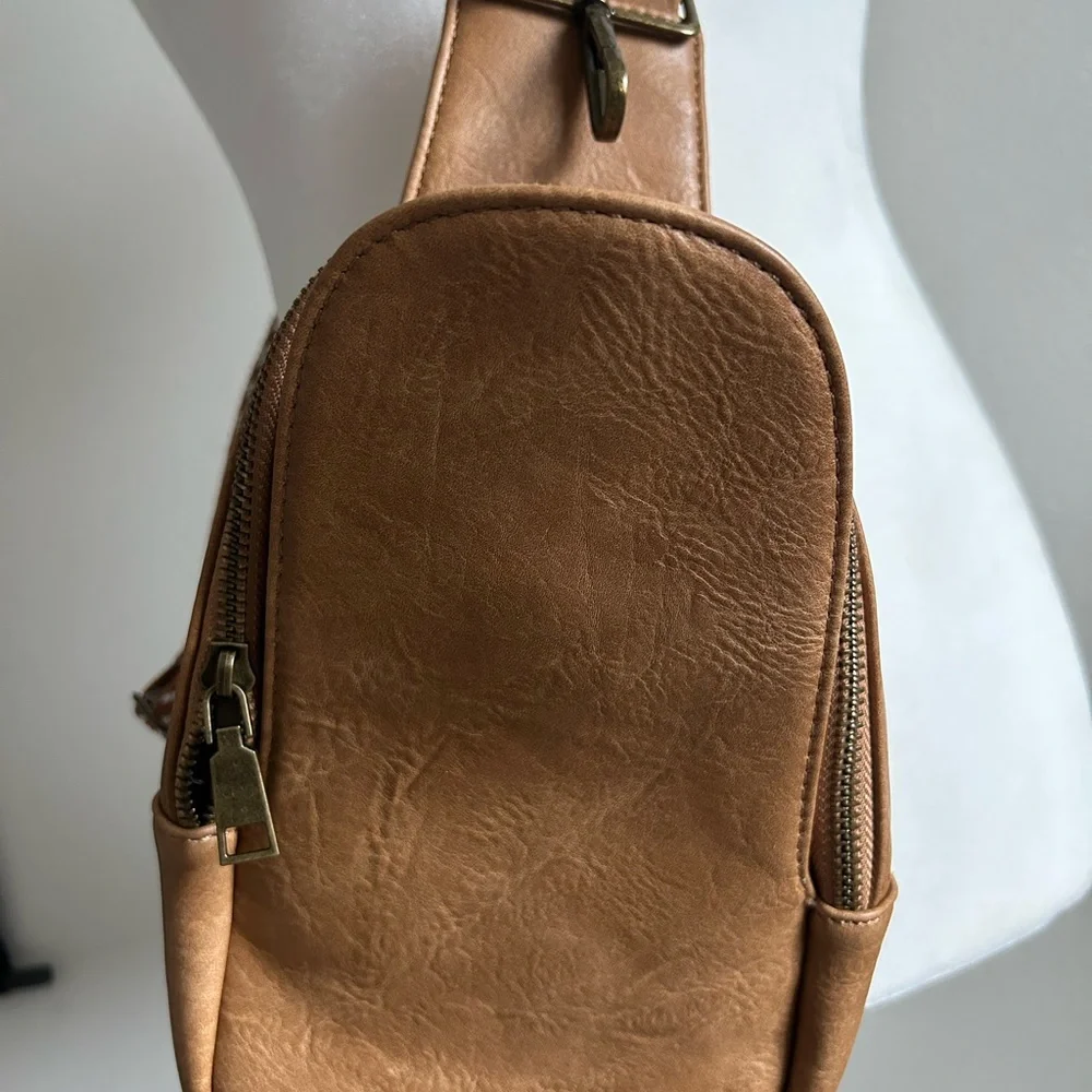 Pink Lily Tan Crossbody Bag